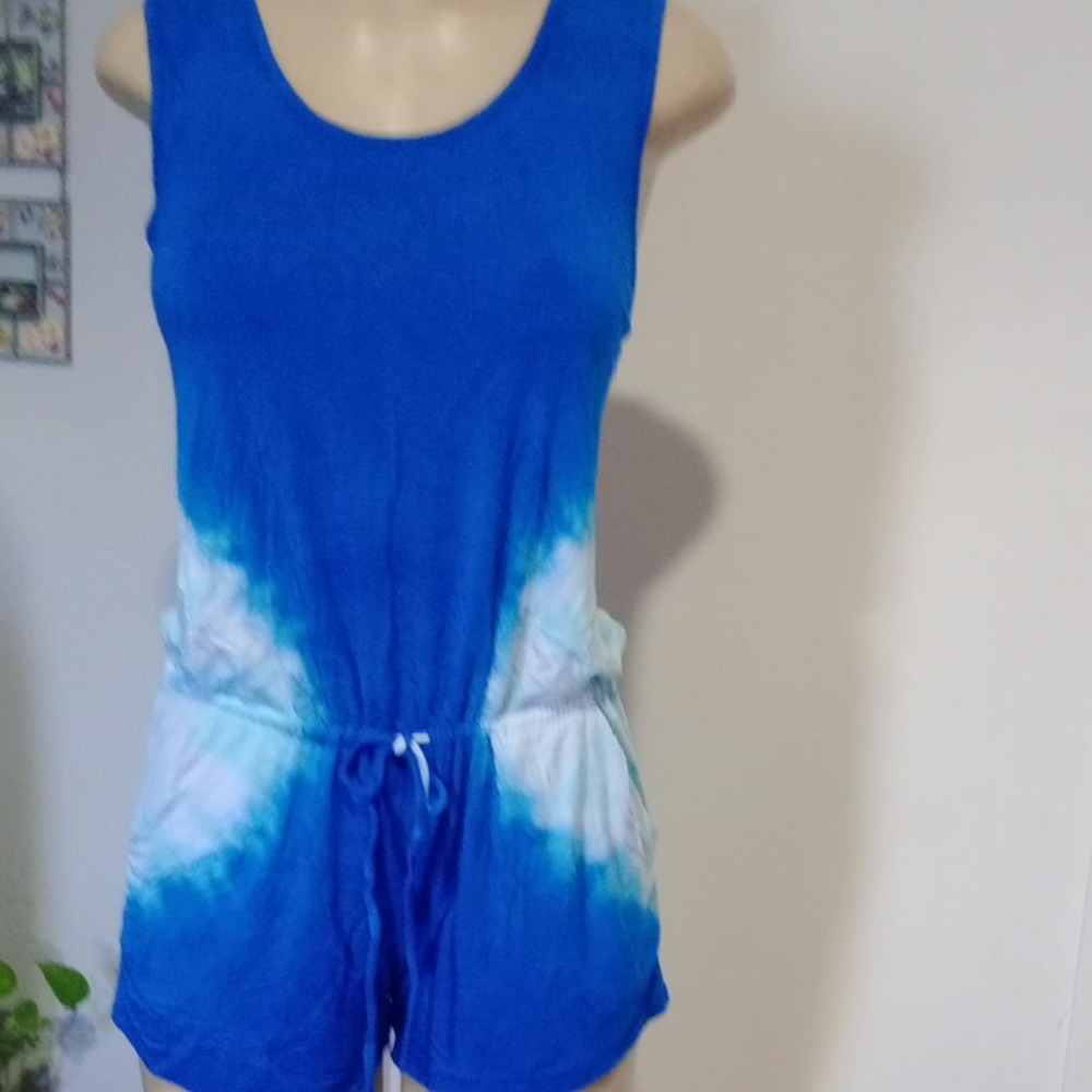 Urban Outfitters Blue and White Apparel Size M